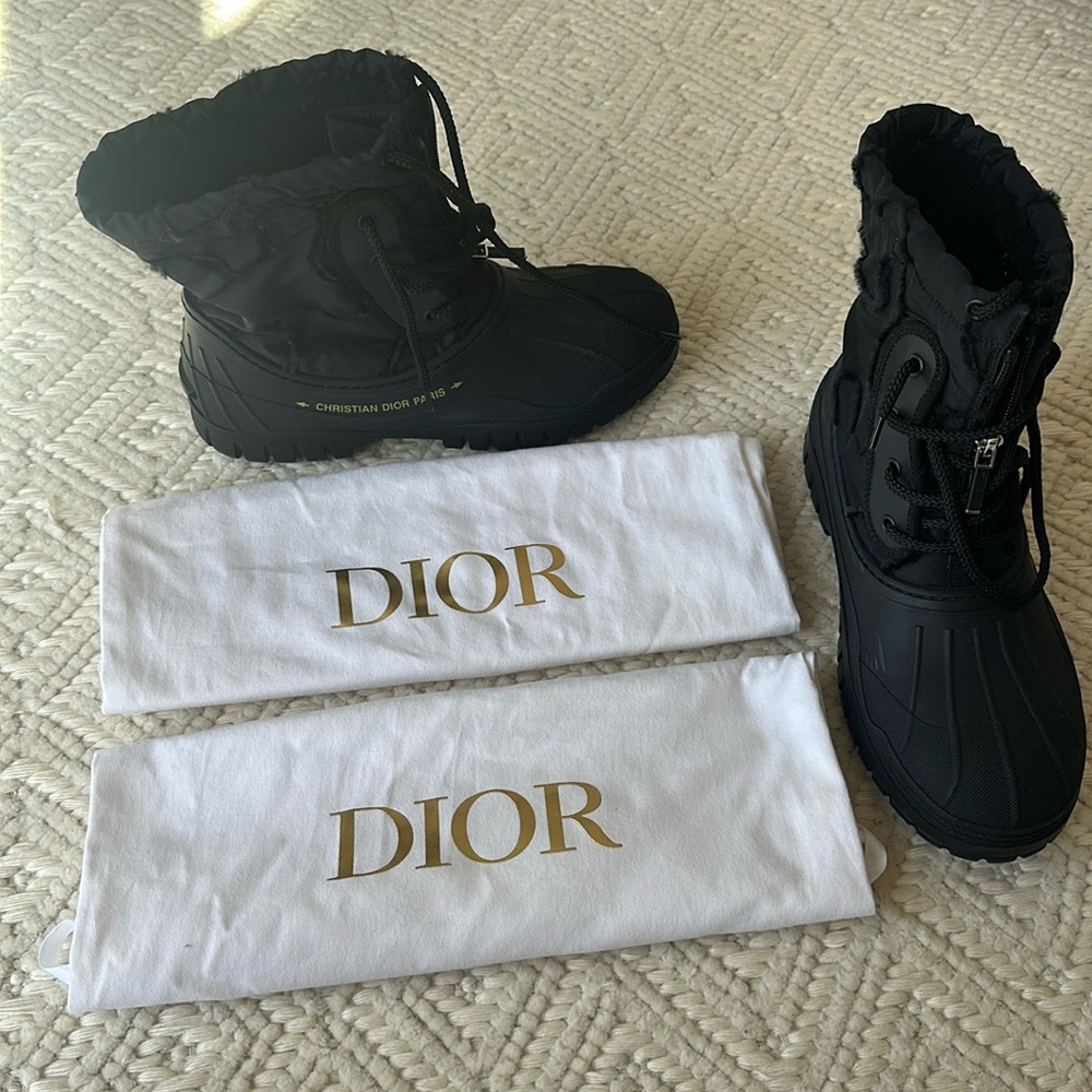 Christian Dior black women’s snow boots, size 38, excellent condition.